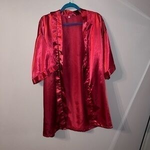 Red robe size medium 
M